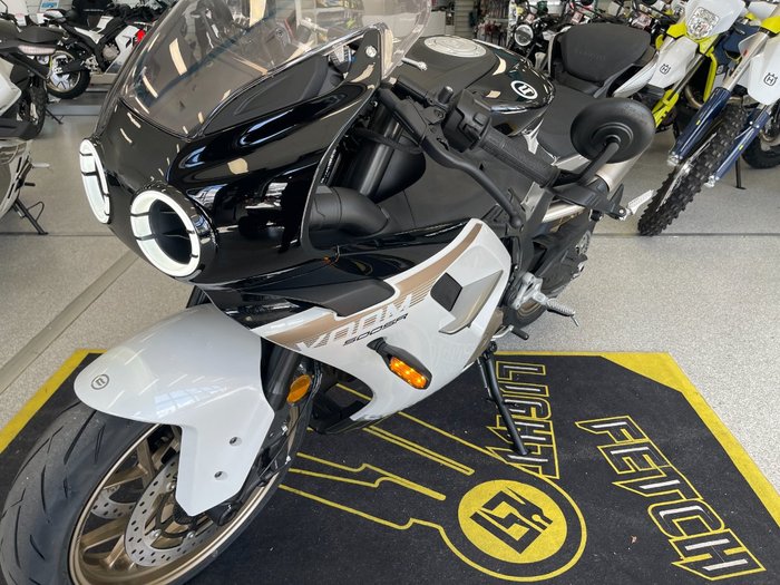 2025 CFMOTO 2025 CF MOTO 500CC 500SR VOOM ABS NEBULA WHITE