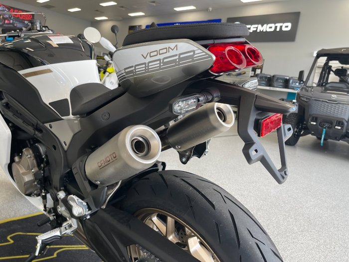 2025 CFMOTO 2025 CF MOTO 500CC 500SR VOOM ABS NEBULA WHITE