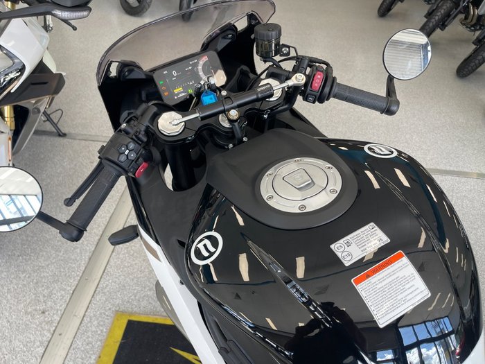 2025 CFMOTO 2025 CF MOTO 500CC 500SR VOOM ABS NEBULA WHITE