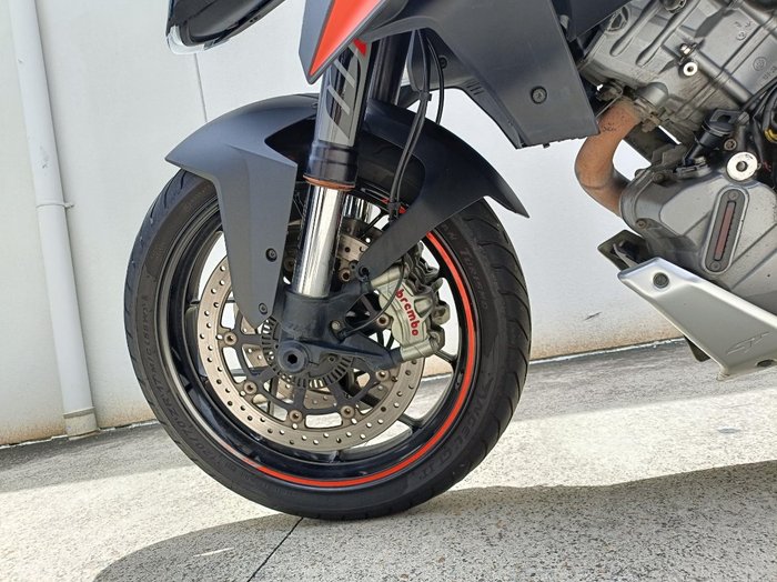 2017 KTM 1290 SUPER DUKE GT SILVER