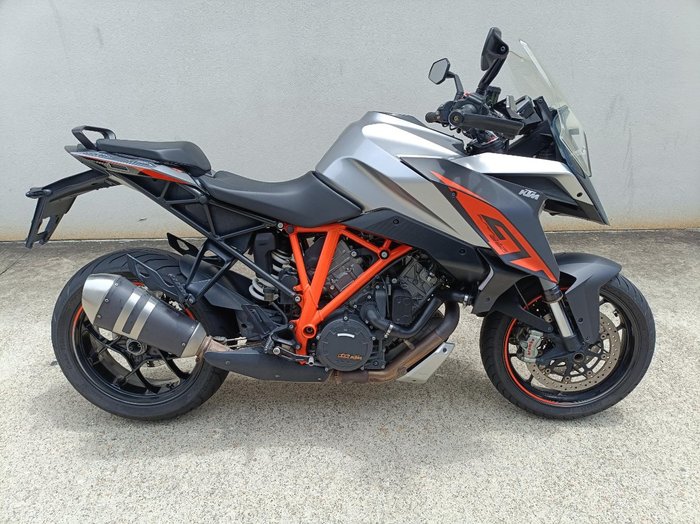 2017 KTM 1290 SUPER DUKE GT SILVER
