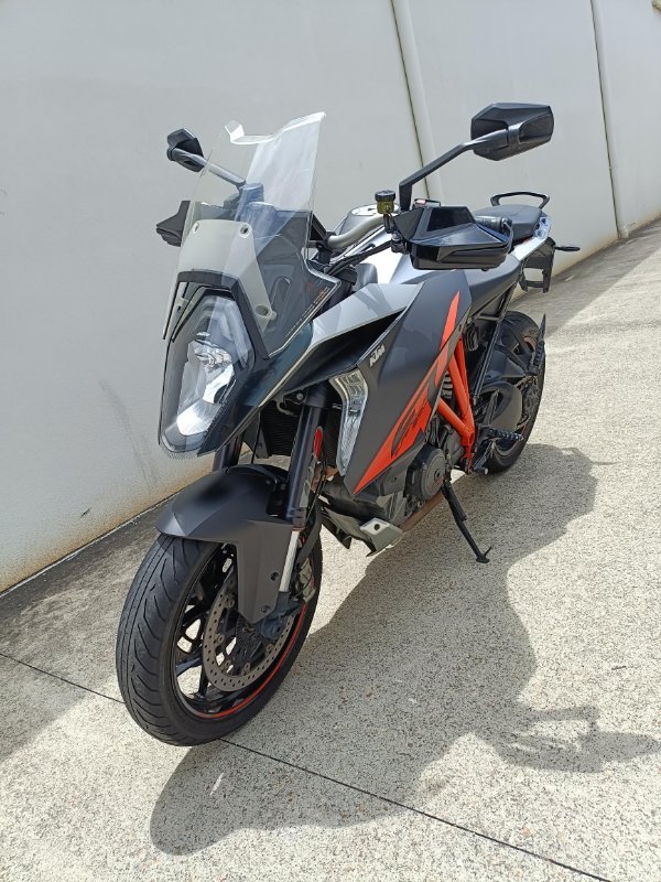 2017 KTM 1290 SUPER DUKE GT SILVER