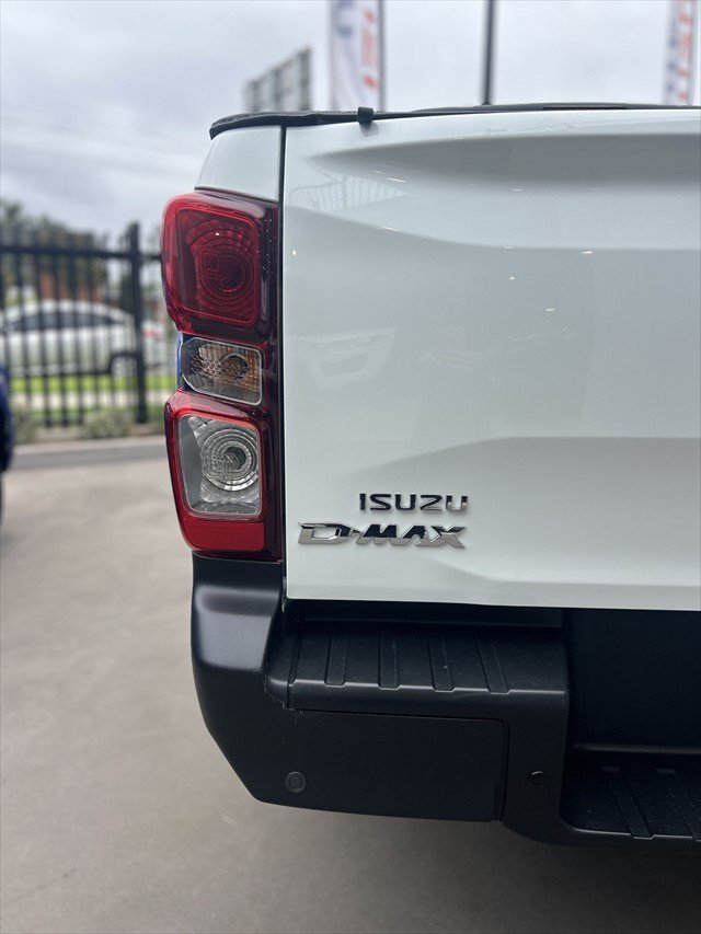 2025 Isuzu D-MAX X-RIDER