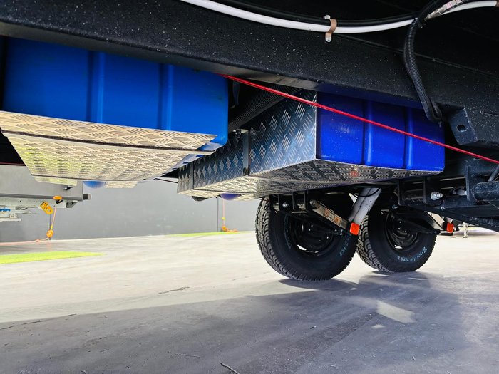 2024 Wonderland RV 22Ft Rear Club Lounge & Centre Bathroom