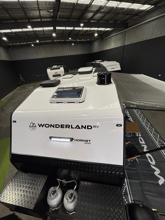 2024 Wonderland RV 22Ft Rear Club Lounge & Centre Bathroom