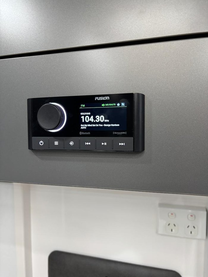 2024 Wonderland RV Ho2200rc Rear Club Lounge & Centre Bathroom