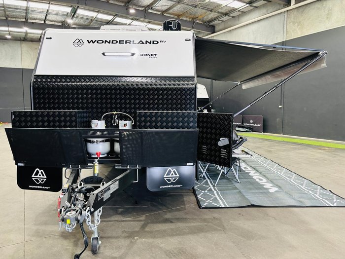 2024 Wonderland RV 22Ft Rear Club Lounge & Centre Bathroom