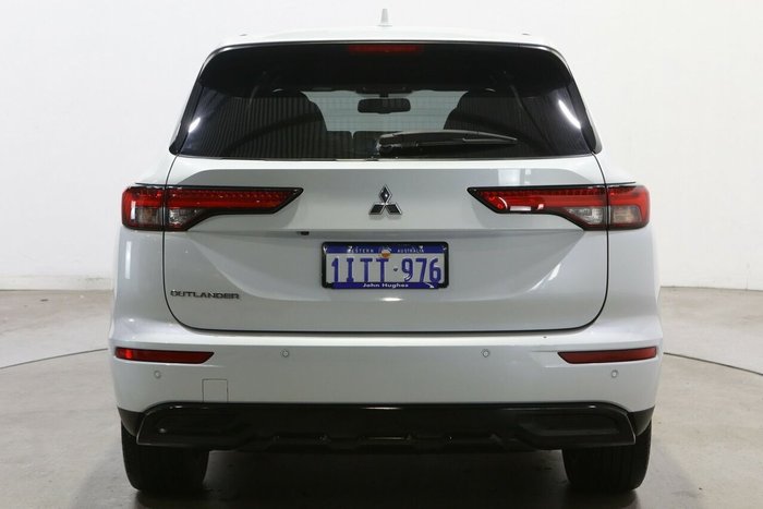 2023 Mitsubishi Outlander LS Black Edition