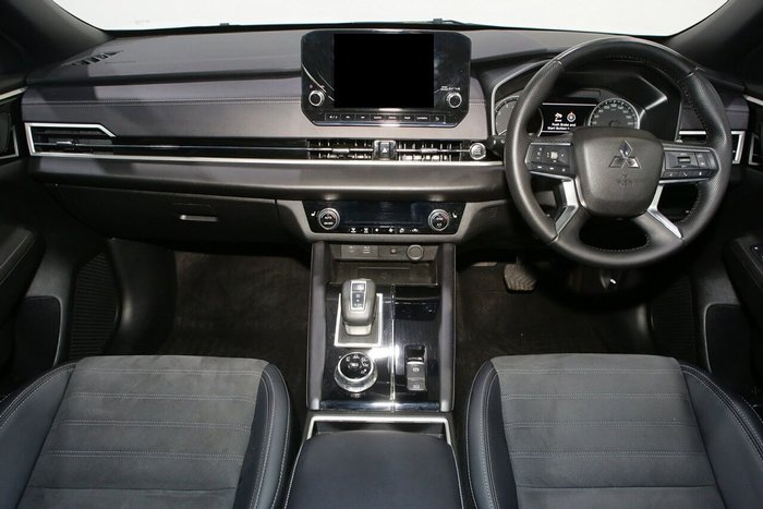 2023 Mitsubishi Outlander LS Black Edition