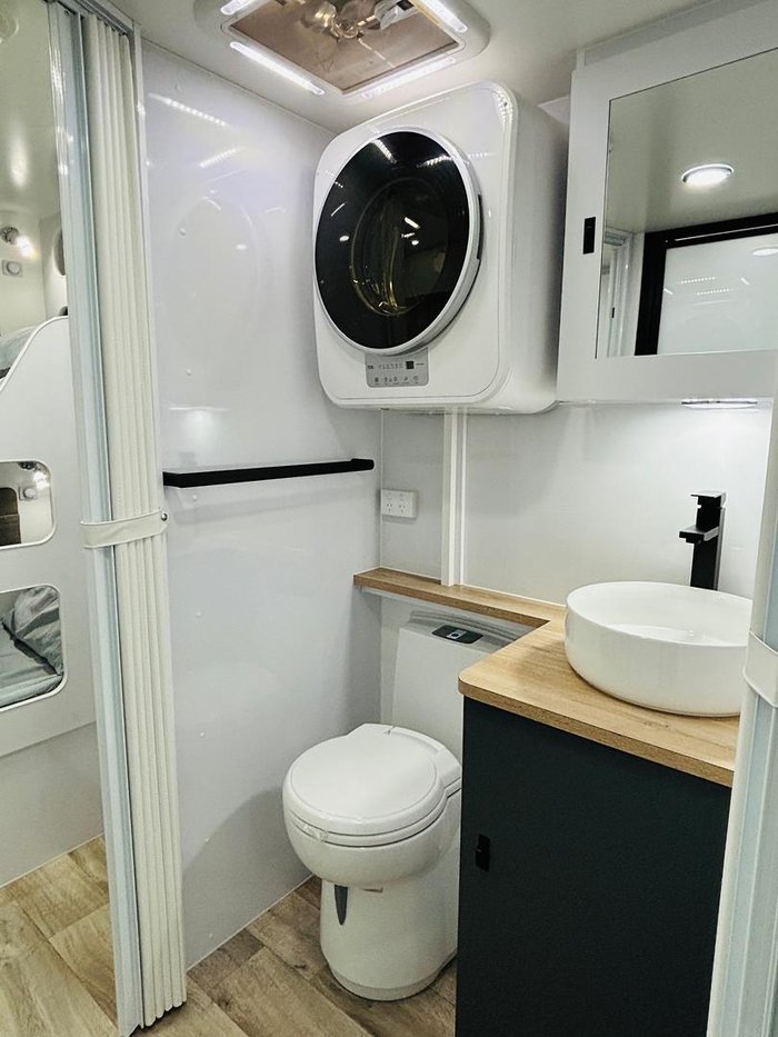 2025 Wonderland RV Adventus Rear Bunk Layout