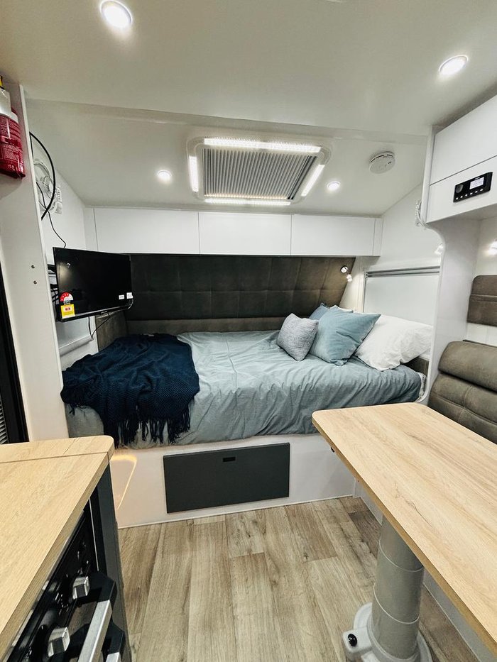 2025 Wonderland RV Adventus Rear Bunk Layout