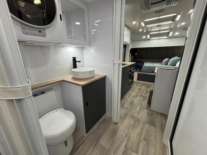 2025 Wonderland RV Adventus Rear Bunk Layout