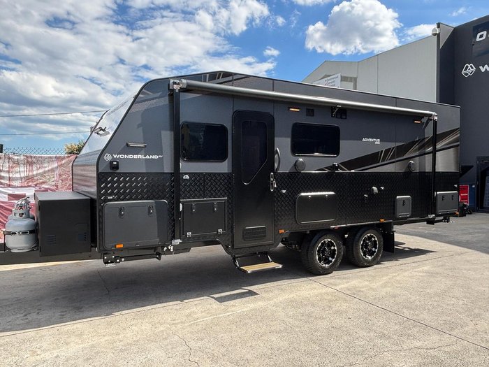 2025 Wonderland RV Adventus Rear Bunk Layout