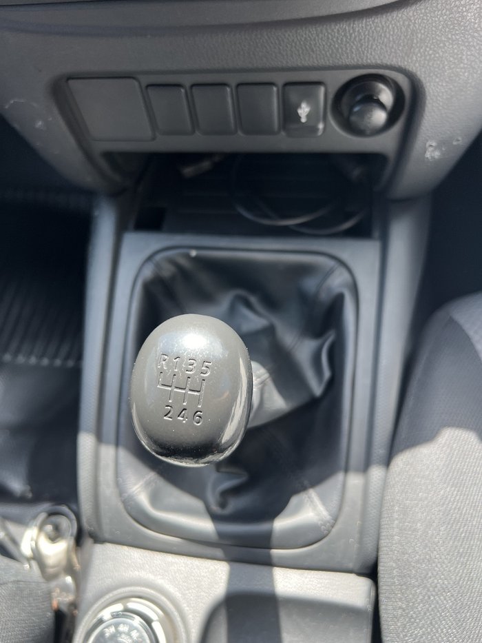 2019 Mitsubishi Triton GLX (4x4)