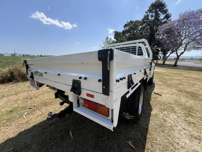 2019 Mitsubishi Triton GLX (4x4)