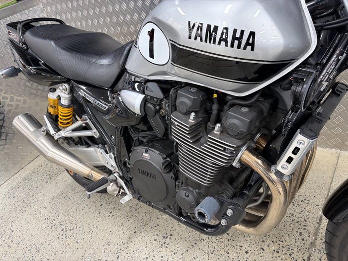 2016 Yamaha XJR1300 BLUE