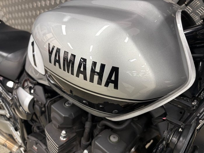 2016 Yamaha XJR1300 BLUE