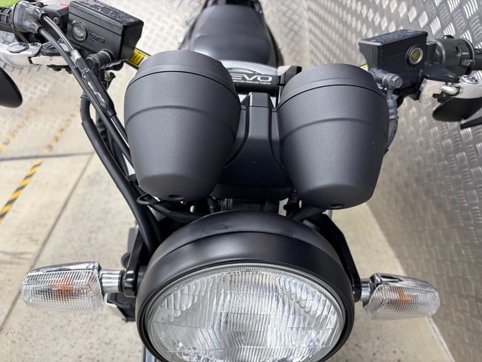 2016 Yamaha XJR1300 BLUE