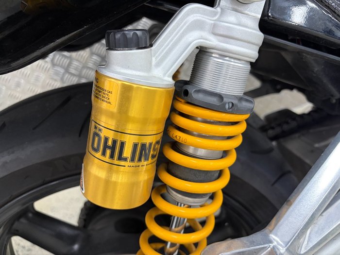 2016 Yamaha XJR1300 BLUE