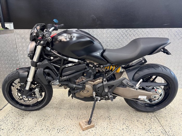 2014 DUCATI MONSTER 821 BLACK