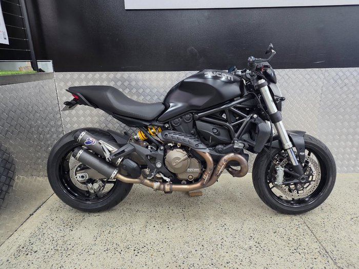 2014 DUCATI MONSTER 821 BLACK