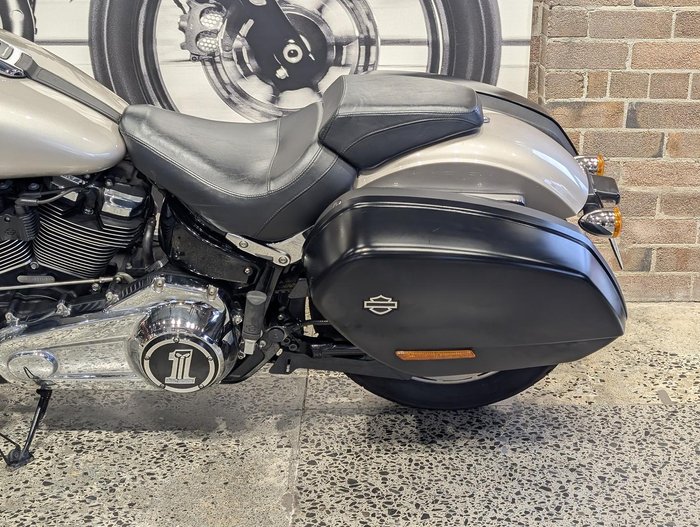 2017 Harley-Davidson Sport Glide 107 (FLSB) Softail Silver