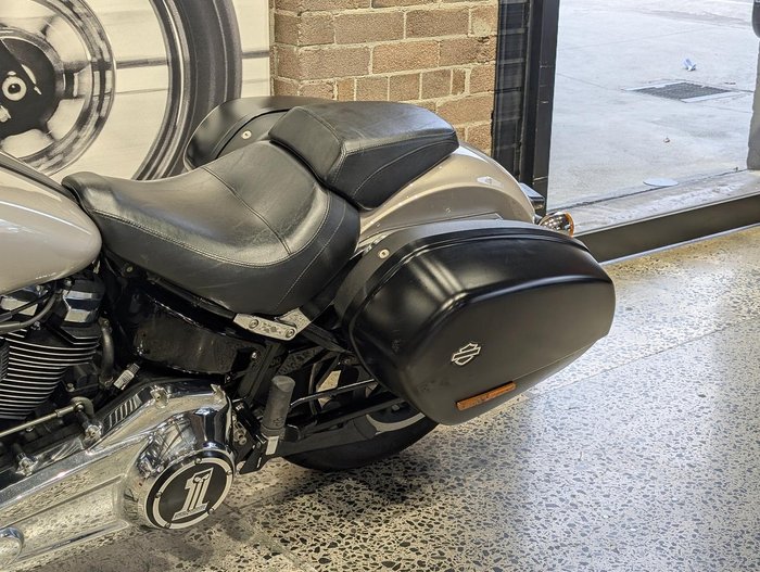 2017 Harley-Davidson Sport Glide 107 (FLSB) Softail Silver