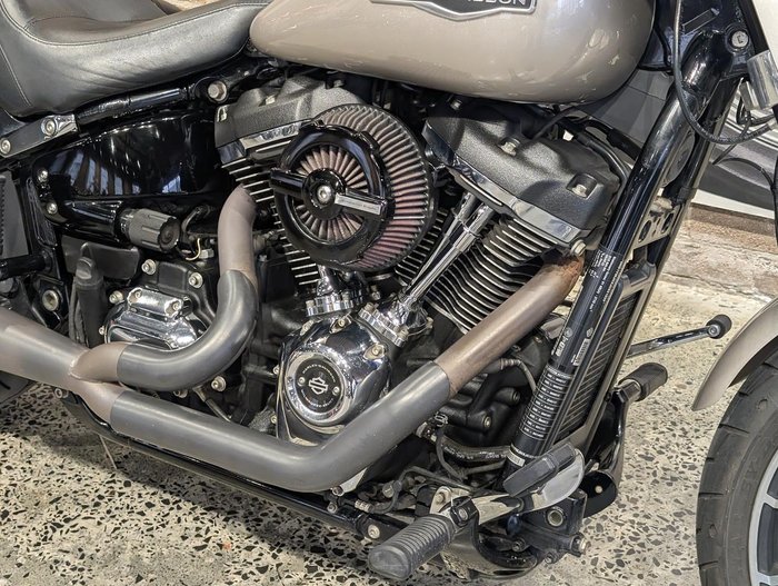 2017 Harley-Davidson Sport Glide 107 (FLSB) Softail Silver