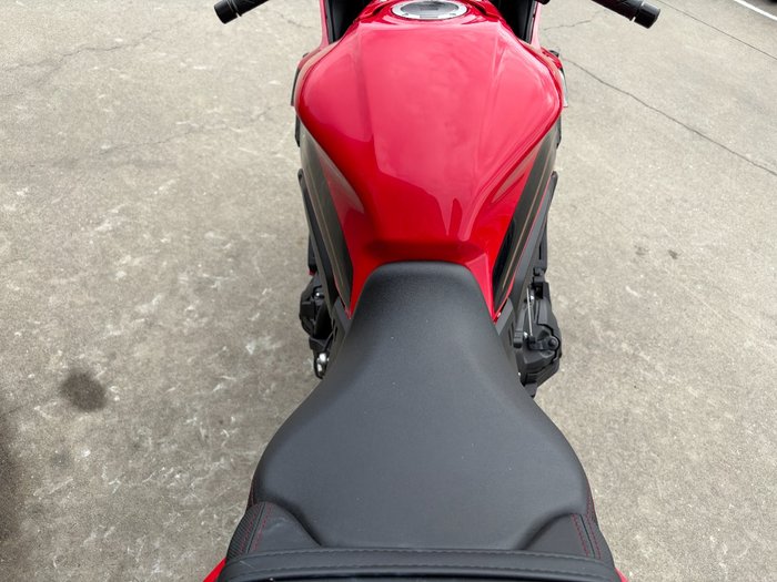 2023 Honda CBR650R Red