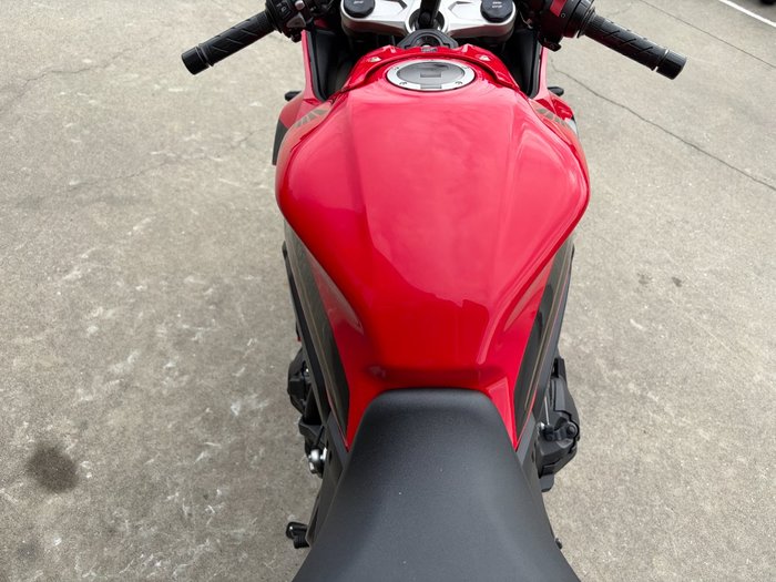2023 Honda CBR650R Red