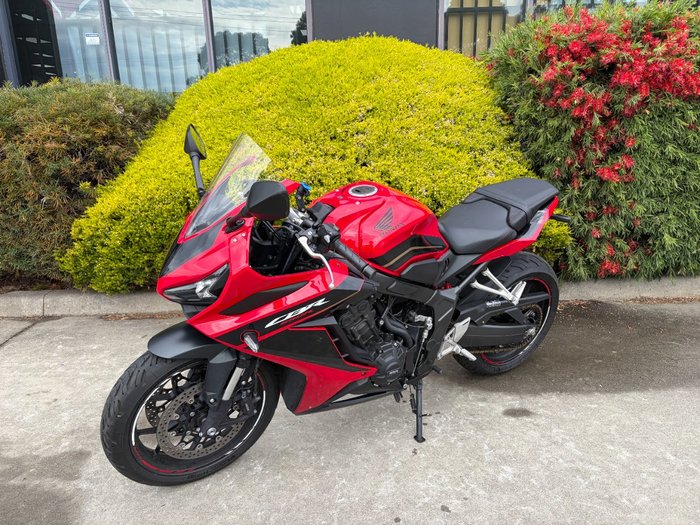 2023 Honda CBR650R Red