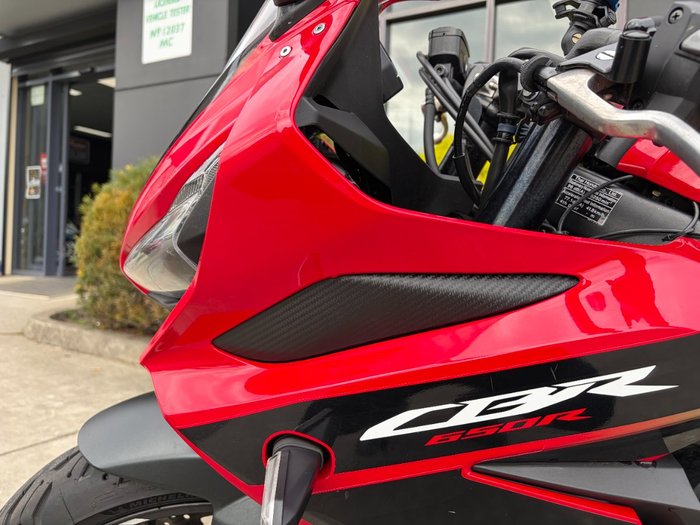 2023 Honda CBR650R Red