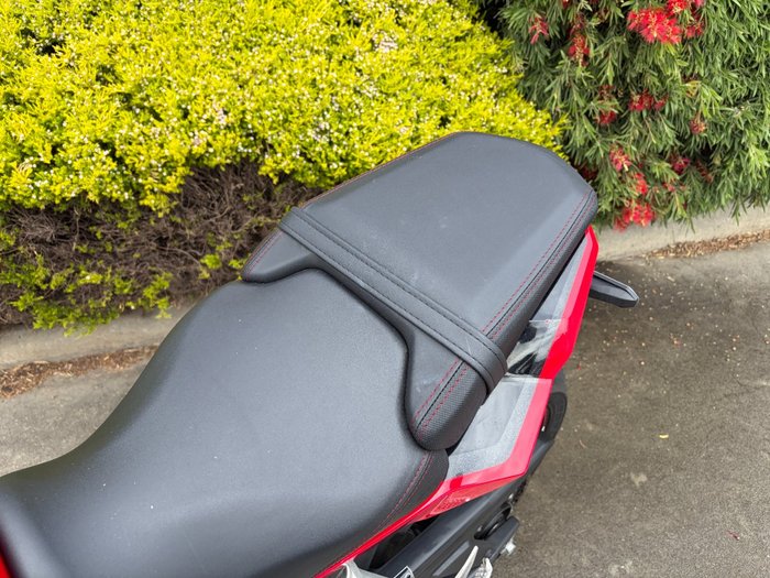 2023 Honda CBR650R Red