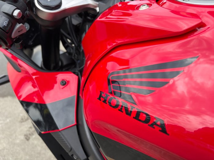 2023 Honda CBR650R Red