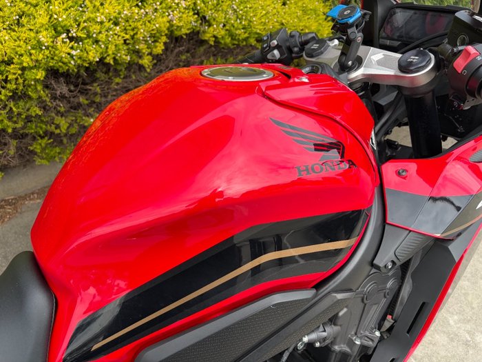 2023 Honda CBR650R Red