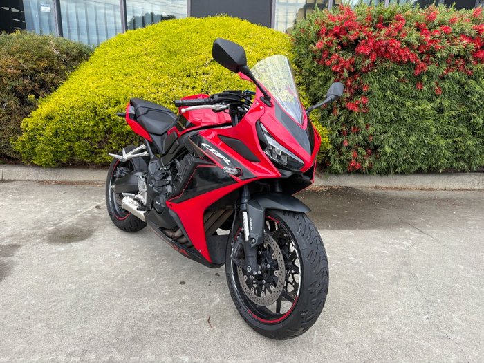 2023 Honda CBR650R Red