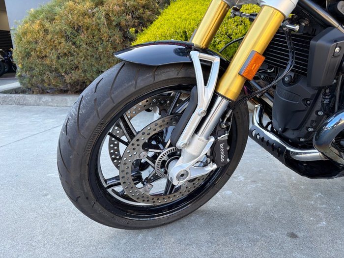 2024 BMW Motorrad R 12 nineT HL Black