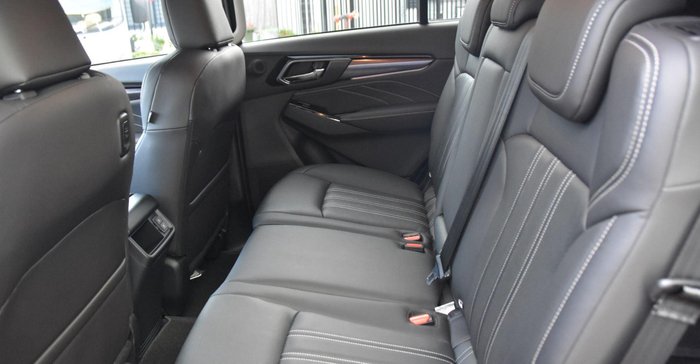 2022 Isuzu MU-X LS-T MY22 4x2 Obsidian Grey