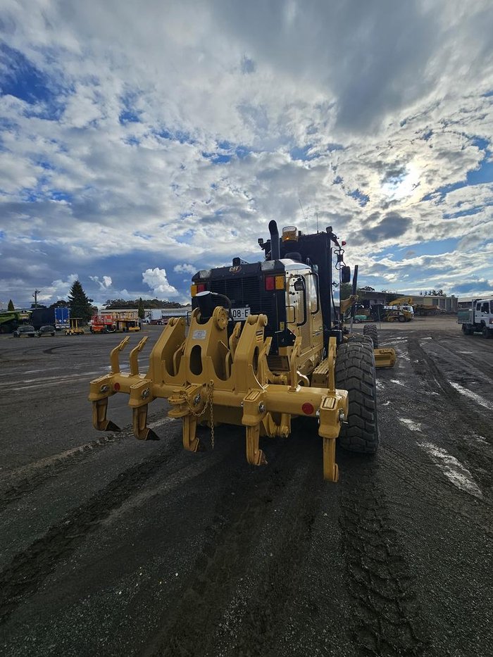 2023 Caterpillar 150 Awd Yellow