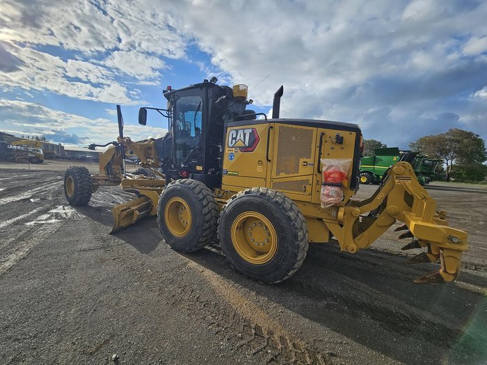 2023 Caterpillar 150 Awd Yellow