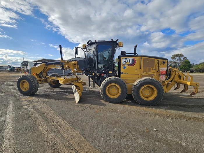 2023 Caterpillar 150 Awd Yellow