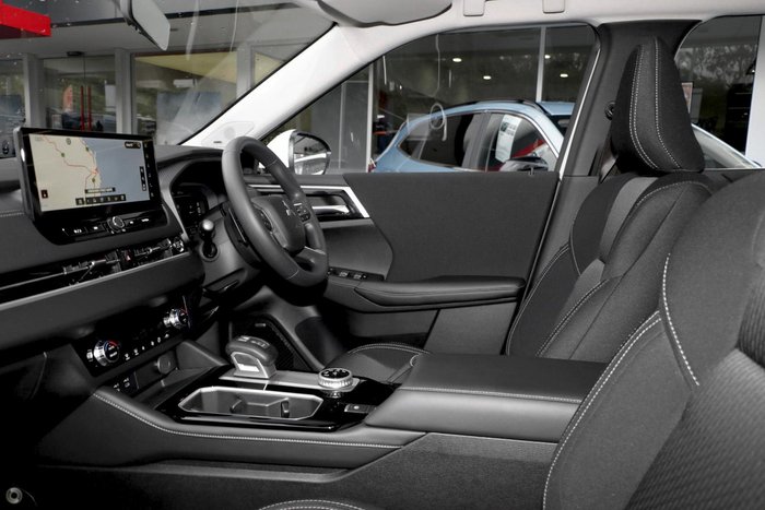 2025 Mitsubishi Outlander ES