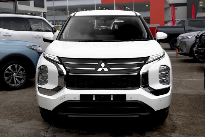 2025 Mitsubishi Outlander ES