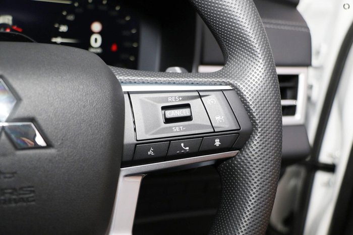 2025 Mitsubishi Outlander ES