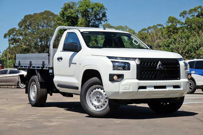2025 Mitsubishi Triton GLX