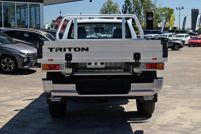 2025 Mitsubishi Triton GLX