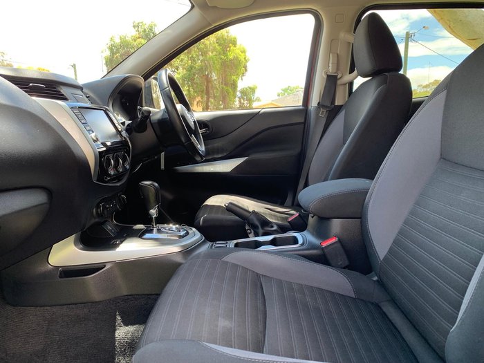 2021 Nissan Navara ST