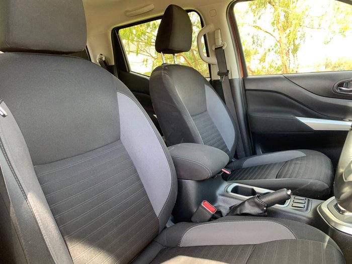 2021 Nissan Navara ST