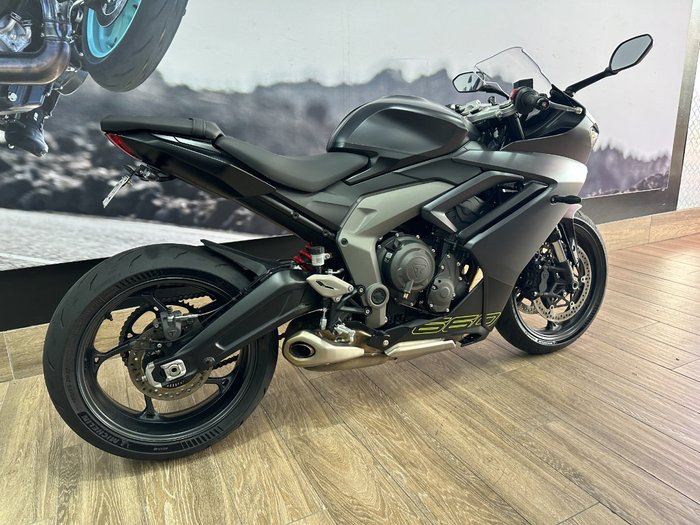 2025 Triumph DAYTONA 660 Black