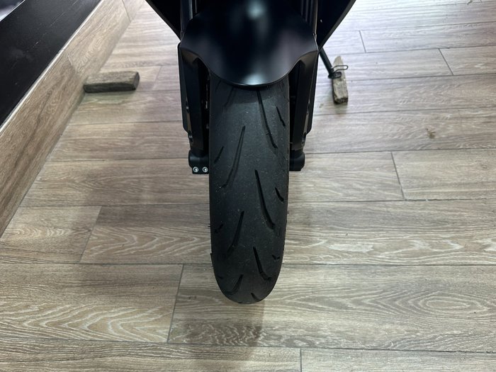 2025 Triumph DAYTONA 660 Black